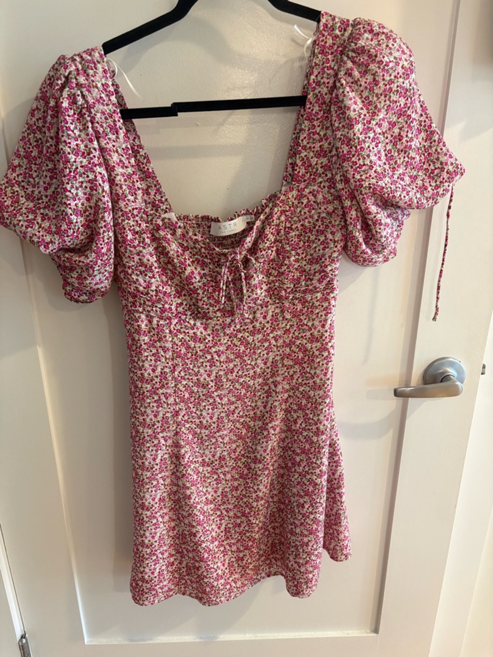 Astr Pink Floral Puff-Sleeve Mini Dress